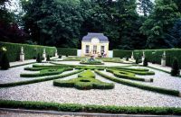 35 Wasserburg Anholt_Kavaliershaus mit Garten